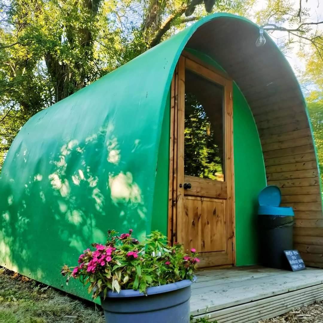 Battle Pods And Bells Glamping Hotel Eksteriør billede
