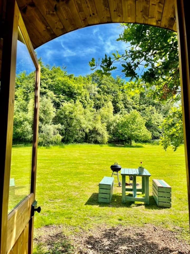 Battle Pods And Bells Glamping Hotel Eksteriør billede